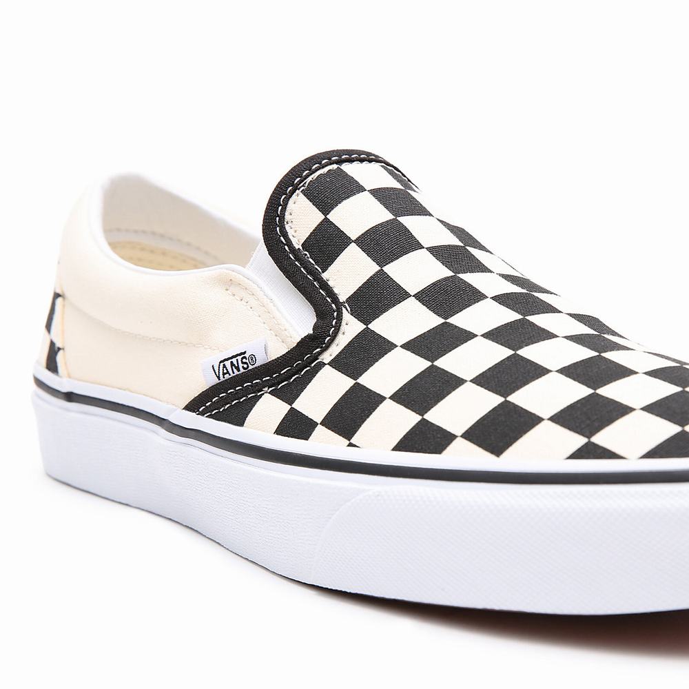 Men's Vans Checkerboard Classic Slip On Shoes Black / White | USA21783