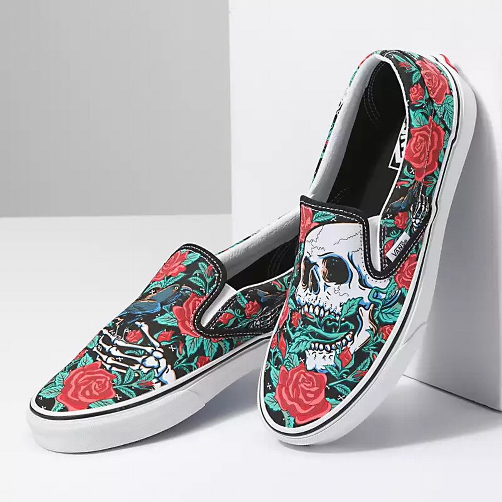 Men's Vans Rose Skulls Classic Sneakers Black / White | USA65419