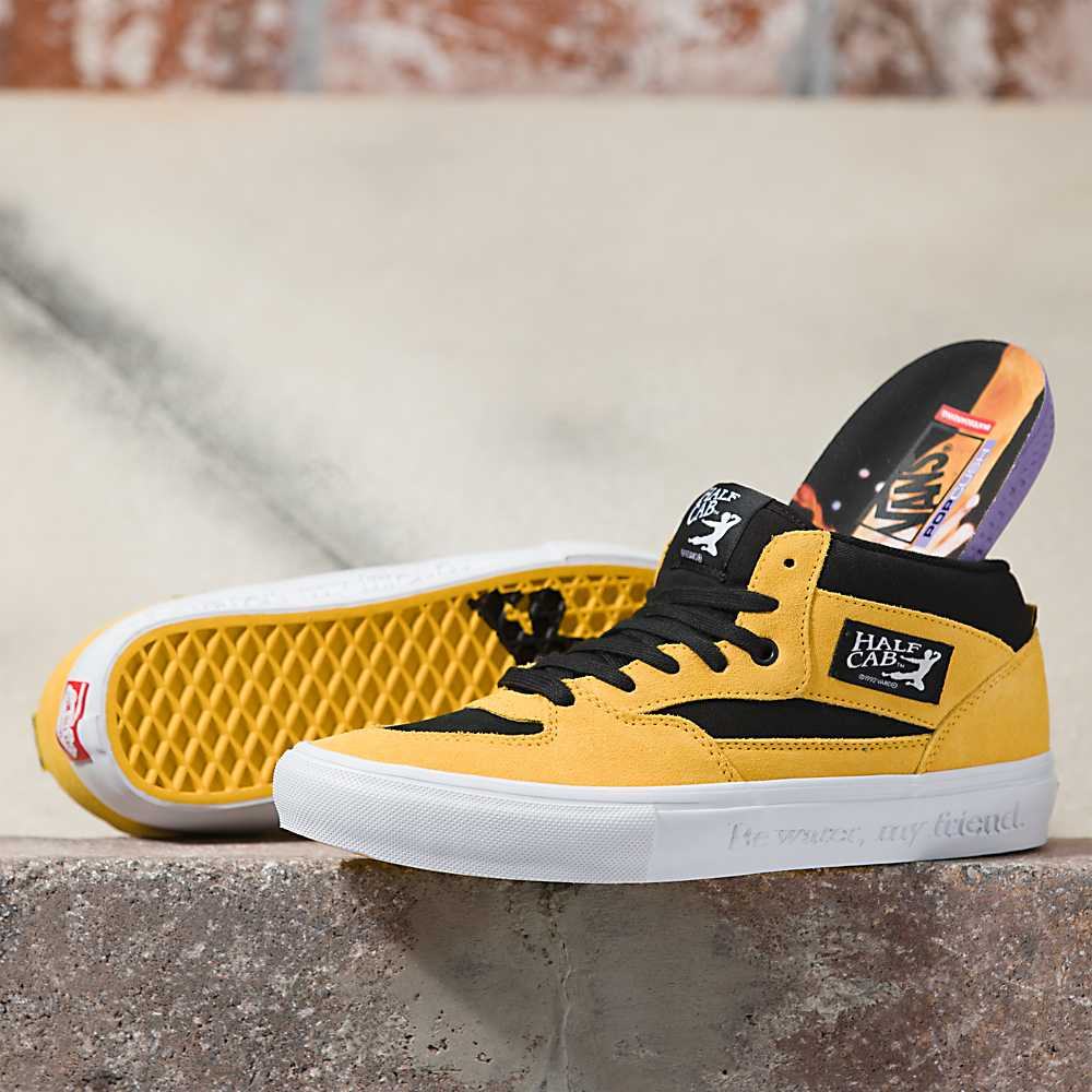 Men\'s Vans X Bruce Lee Skate Half Cab Skate Shoes Black / Yellow | USA60732