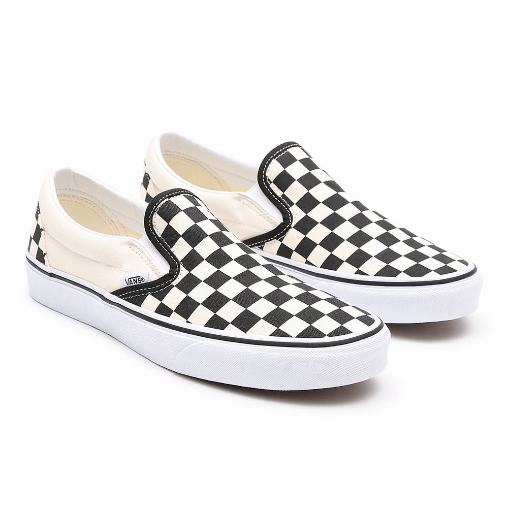 Women\'s Vans Checkerboard Classic Slip On Shoes Black / White | USA51894