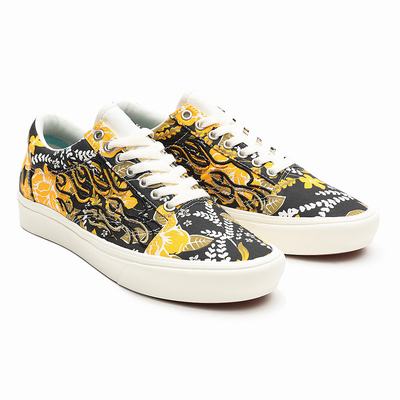 Men's Vans Flame Embroidery ComfyCush Old Skool Sneakers Black / Yellow | USA29130