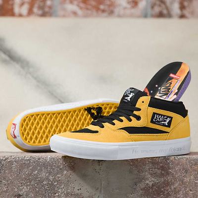 Men's Vans X Bruce Lee Skate Half Cab Skate Shoes Black / Yellow | USA60732