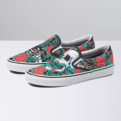 Women's Vans Rose Skulls Classic Sneakers Black / White | USA47629